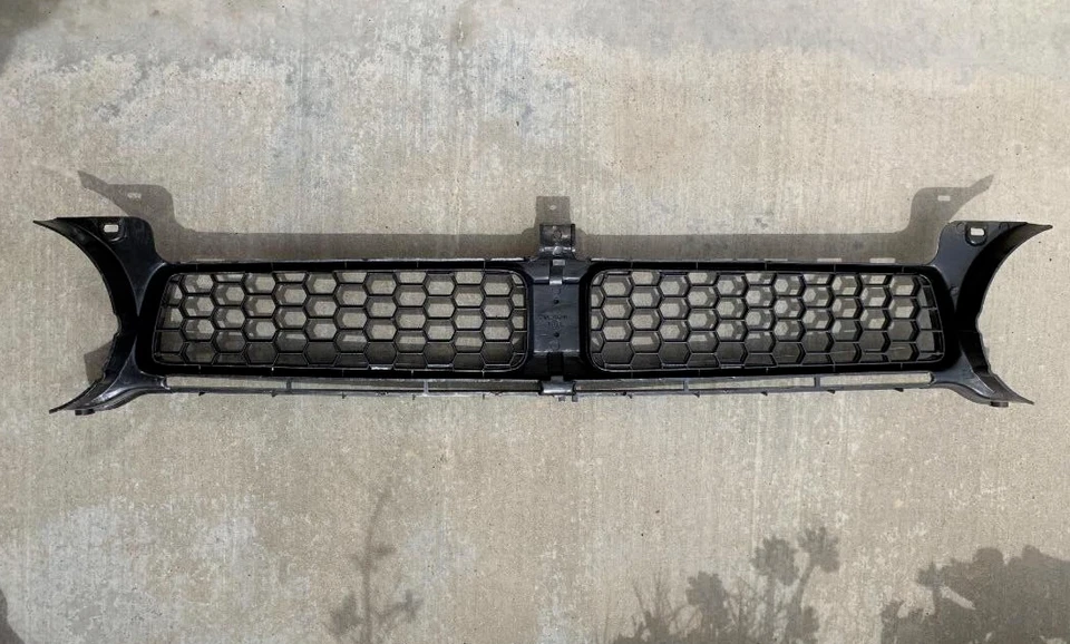 75-77 GRILLE HONDA CIVIC  62301-659-010 - Imagem 2 de 2