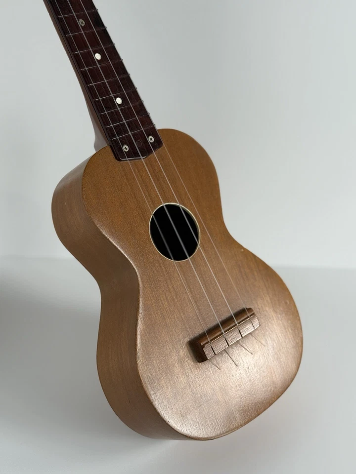 Vintage Roy Smeck Uke Ukulele Solid Mahogany with Book by Harmony, Chicago USA - Image 2 of 4