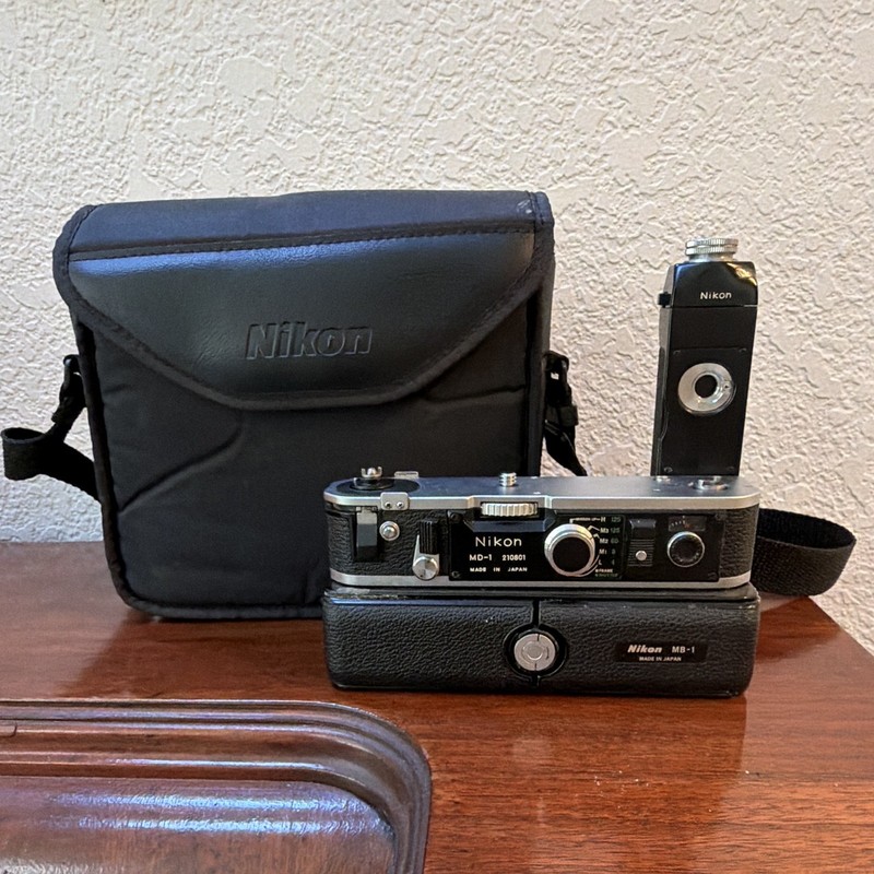 Nikon MD-1 Motor Drive w/ MB-1 Battery Pack MS-1 Holder for Nikon F2, AS IS