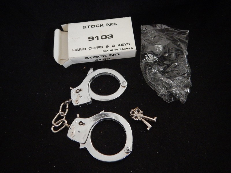 Collectible Handcuff & 2 Keys Stock No 9103 NOS Taiwan