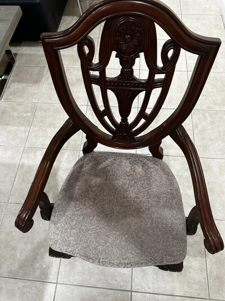 Solid Wood Dining Table with 4 Chairs. Used In Good Condition. 75x42x30 See Pics - Image 2 of 4