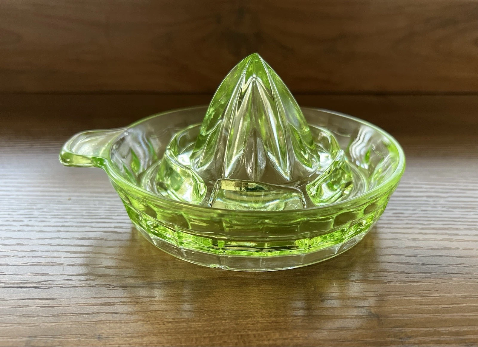 Vintage Depression Lime Green Vaseline Uranium Glass Citrus Reamer Juicer Glows