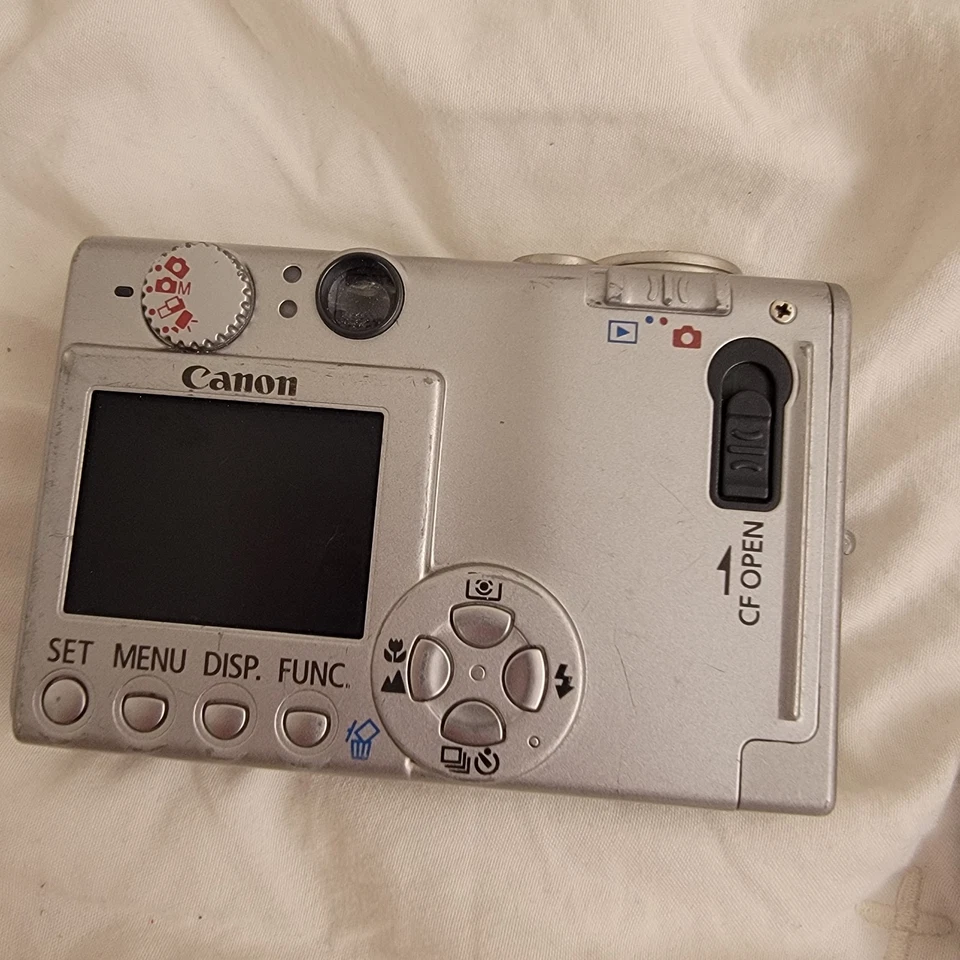 Canon PowerShot Digital  S400/ IXUS 400 4.0MP W/ Battery & Cf Card WORKS READ - Image 3 of 4