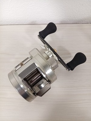 DAIWA RYOGA 2020 Right Handle Fishing Reel Carbon Handle Minor Scratches Smooth