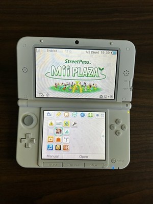 USA VERSION- Nintendo 3ds xl Yoshi edition- tested working- FAST