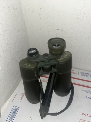 Celestron Binoculars 15x70 Waterproof FOV 4.7 Large Green Eye Piece Missing