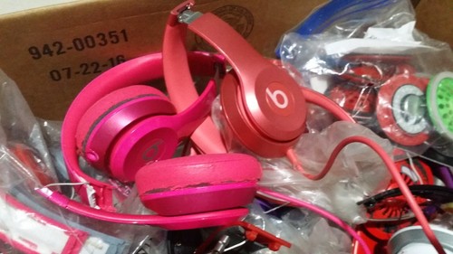 Lot of 12 LB beats by dr dre speaker for parts only ! - Picture 3 of 4
