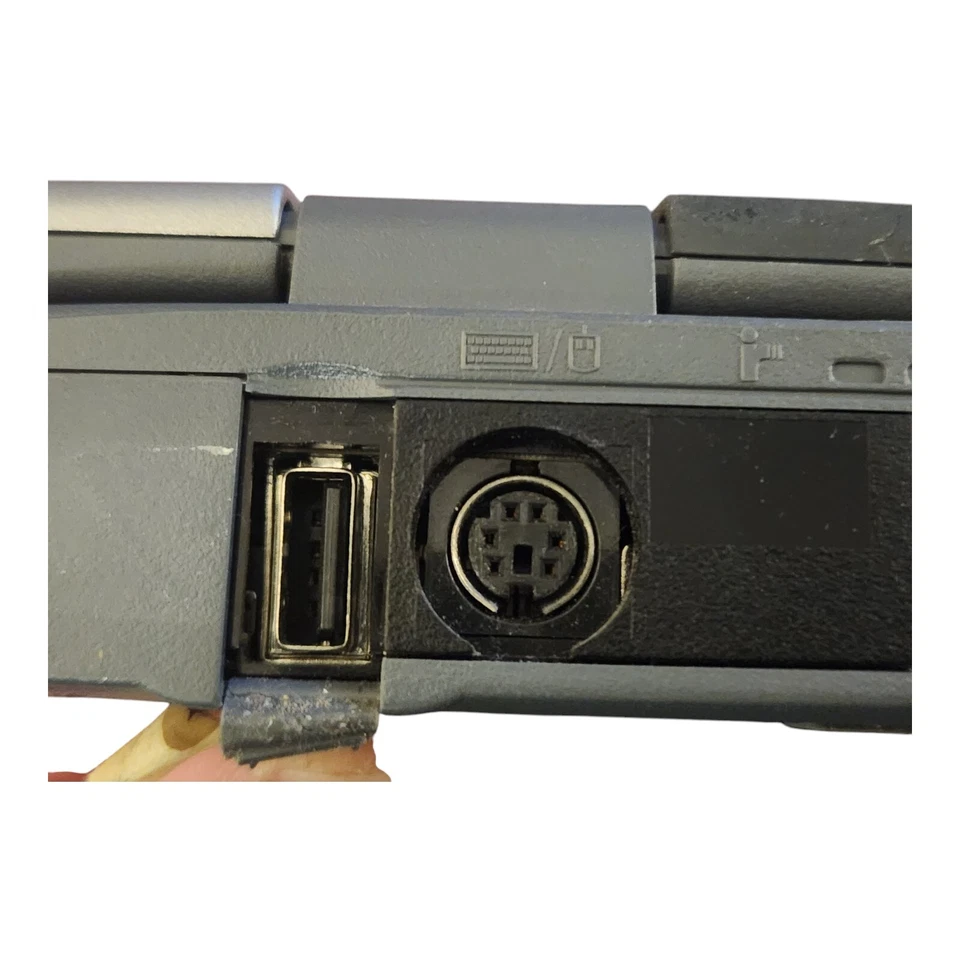 VINTAGE Toshiba Tecra 8100 Windows 2k Pro Pentium 3 128 MB RAM Probado  Foto 4 de 4