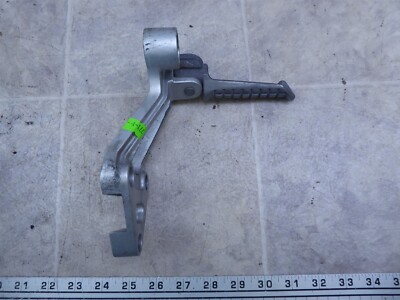 1988 Kawasaki ZX600C Ninja K771-1) left and right rear foot peg