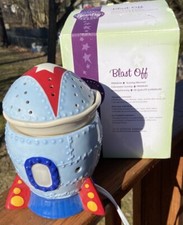 Scentsy Blast Off Rocket Wax Warmer Space Ship Kids Night Light 23176 Retired