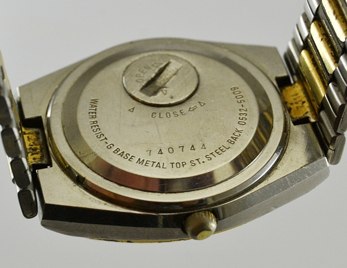 Vintage Working Digital Seiko Quartz LC Watch Month Date 0532-5009 