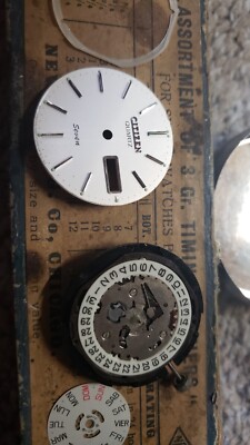 Vintage 80's Citizen Seven Quartz Dial Bezel Spanish Day Date