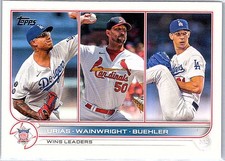 2022 Topps #105 NL Wins Leaders (Julio Urias / Adam Wainwright / Walker Buehler)