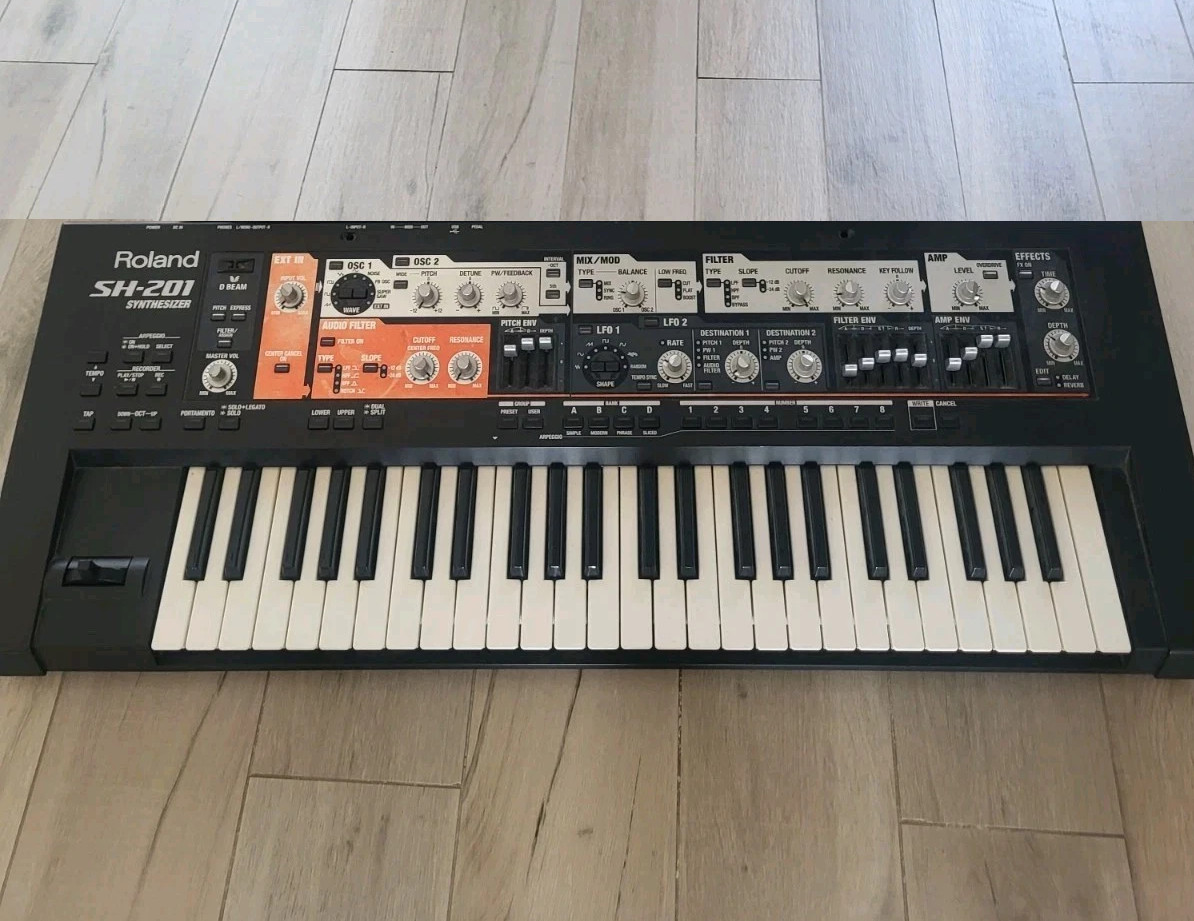 Vintage Roland Synthesizer Sh-201