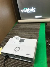 Vivitek DW886 Desktop Projector 3800 Lumens VGA - 0 Lamp Hours! W/REMOTE