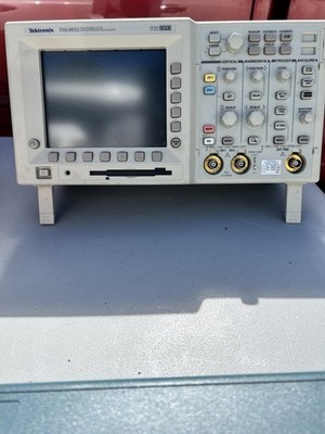 Tektronix TDS3032 2 Channel 500mhz 5gs/s Digital Phosphor Oscilloscope