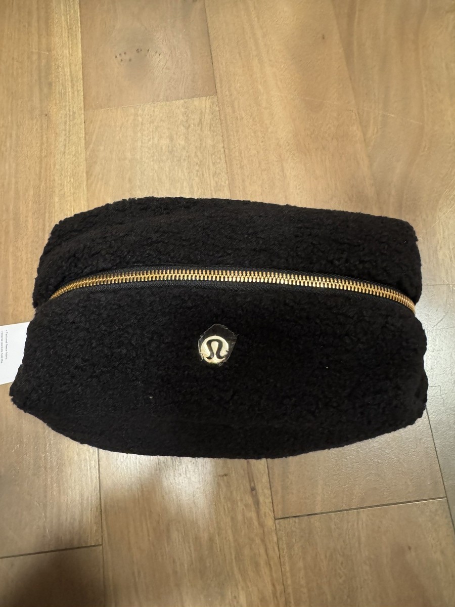 lululemon black makeup bag LULULEMON Feeling Ready 3.5L Pouch Black Fleece Makeup Travel Bag