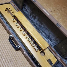 SUZUKI Taishogoto Paulownia Electric Round Button