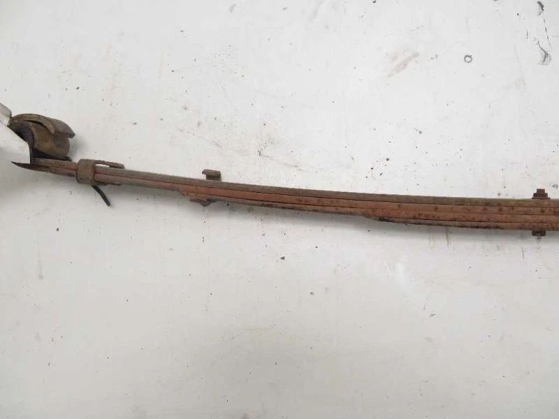 Muelle de hoja delantero derecho pasajero para camioneta Toyota 81-83 51634 Foto 2 de 4