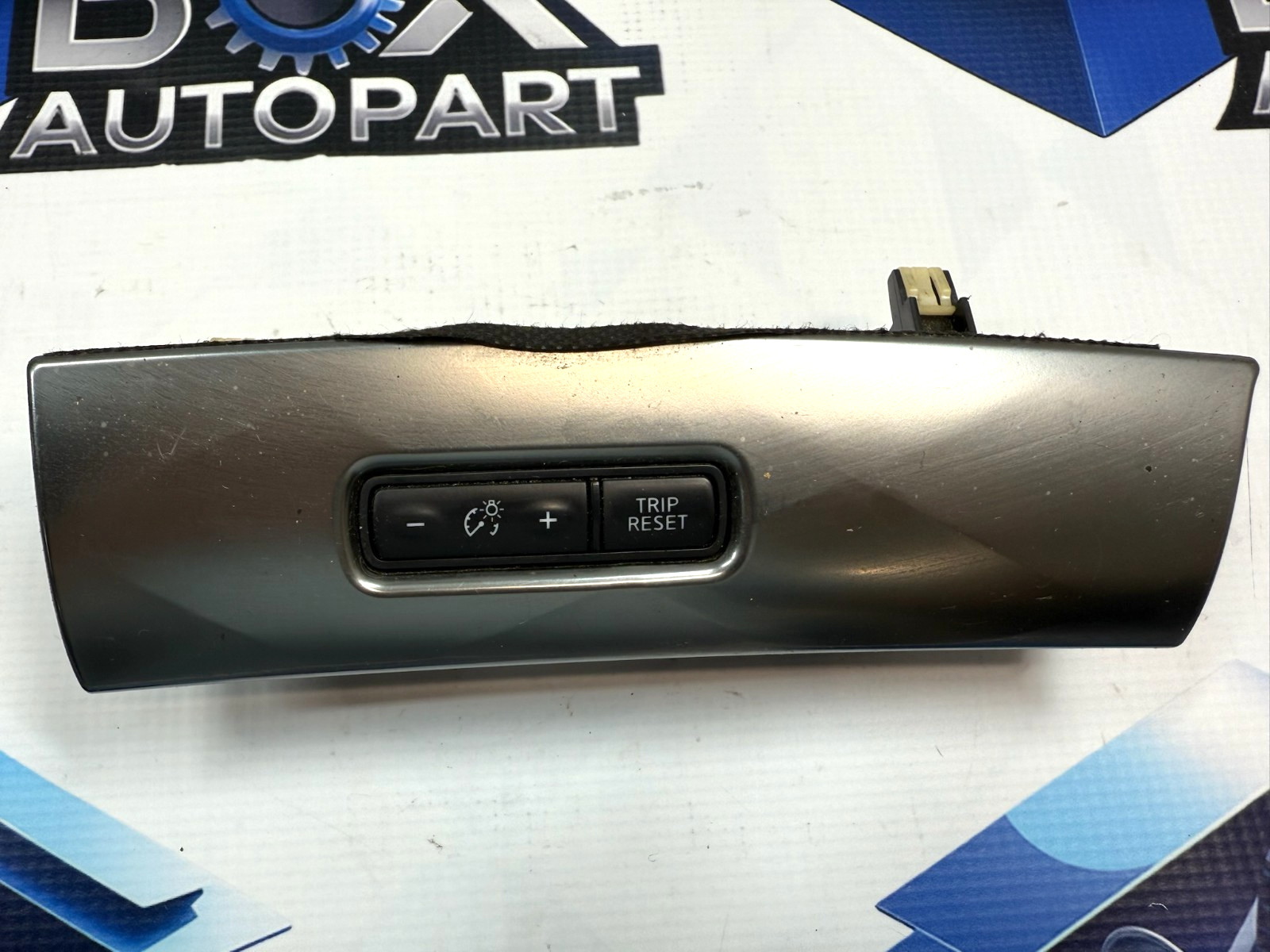 2016-2020 NISSAN MAXIMA DASH TRIM TRIP RESET & DIMMER SWITCH 68410-4RA0A OEM .
