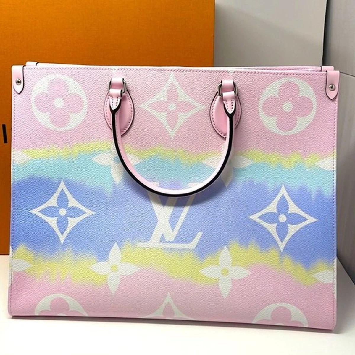 Louis Vuitton Pastel Escale OnTheGo GM