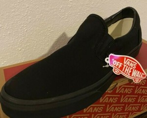 vans slip on triple black
