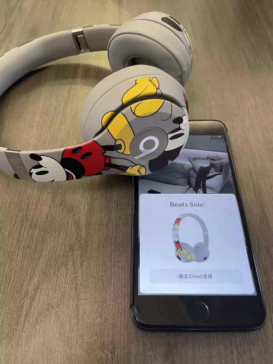 Beats by Dre Solo 3 Mickey Mouse 90th Anniversary Wireless Bluetooth