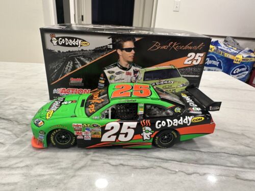Brad Keselowski AUTOGRAPHED 2009 Go Daddy Nascar 1/24 Diecast COT #25 616 Made - Picture 2 of 6