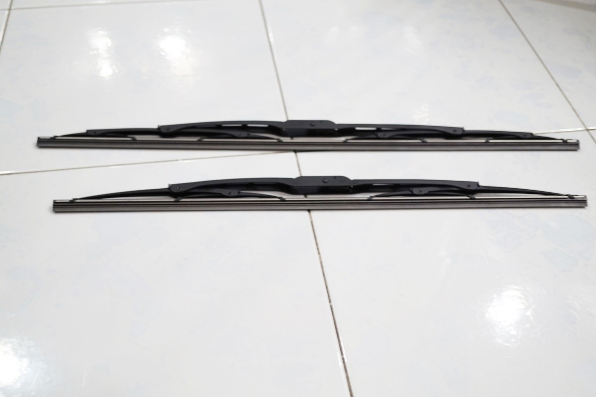 user_9258bd08様！リクエストページ！ FRONT WIPER BLADE 85220-YZZC8 85220-YZZD GENUINE TOYOTA HILUX