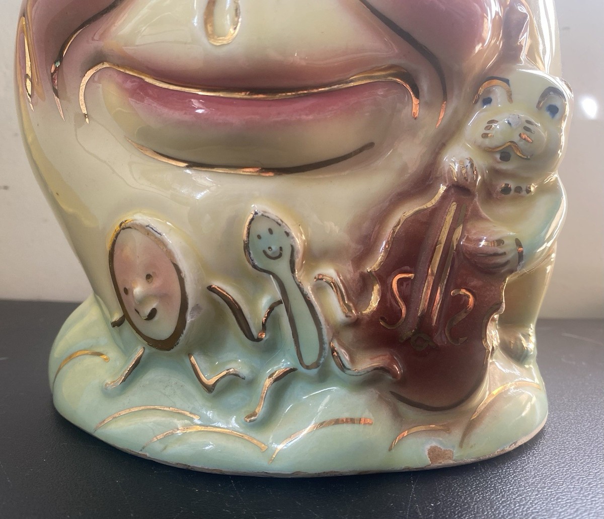 Roseville Ceramic Hey Diddle Diddle Cow Jumped Over The Moon
