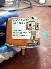 Staco 221-B Variable Transformer, 120VAC In, 0-120/132V Out, 2.5A (VR12)