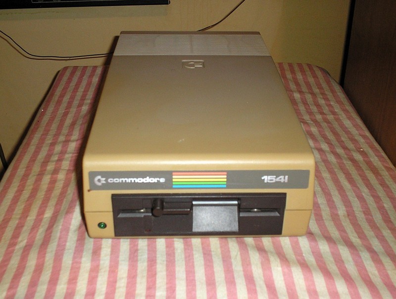 Commodore 1541 Single Drive 5-1/4" Floppy Disk, Power Tested_Good Cosmetic Cond.