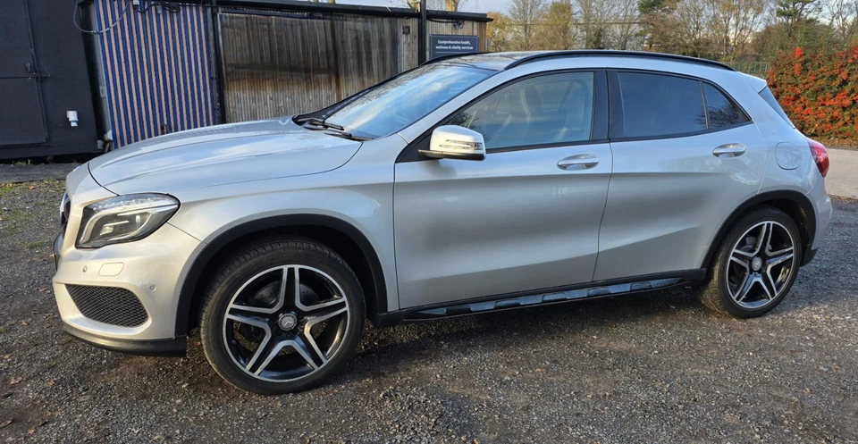 Mercedes Benz GLA 220 4 Magic AMG Line - Image 2 of 4