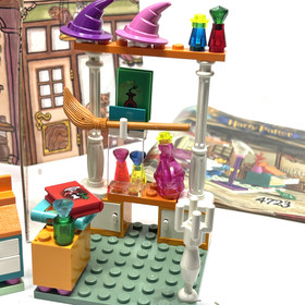 Lego Harry Potter 4723 Diagon Alley Shops 2001 Backdrop No Orig Box Missing Cape