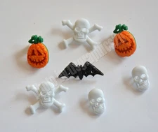 Halloween Icons / Dress It Up Shank Buttons / Skeleton ~ Witch ~ Pumpkins ~ Bat