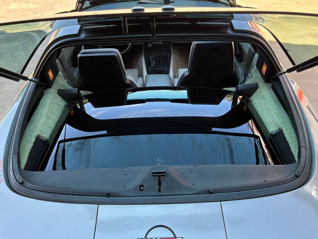 1986 Medium Gray Metallic Chevrolet Corvette   | C4 Corvette Photo 4