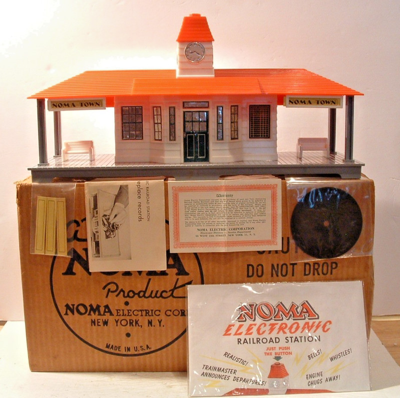 RARE #450 NOMA TALKING STATION -RED ROOF W/ WHITE BENCHES- OB+INST+++C7 EXC-READ