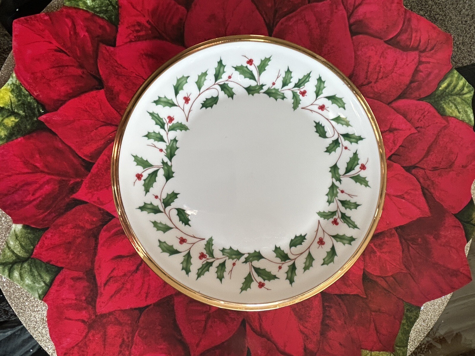 6 Lenox Holiday China Bread & Butter Dessert Plates 6” Holly Berry
