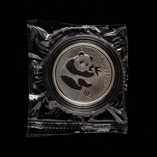 Mirrored Ring - 2000 China 10 Yuan 1 oz Panda Silver Coin
