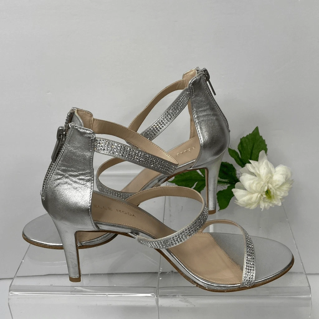 Leather heels Chanel Silver size 39 EU in Leather - 40947972