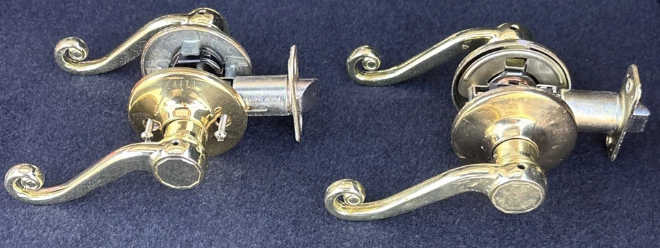 Lote 2 Palanca de Pasaje ULTRA Hall & Closet Latón Pulido Serie Gettysburg Foto 3 de 4