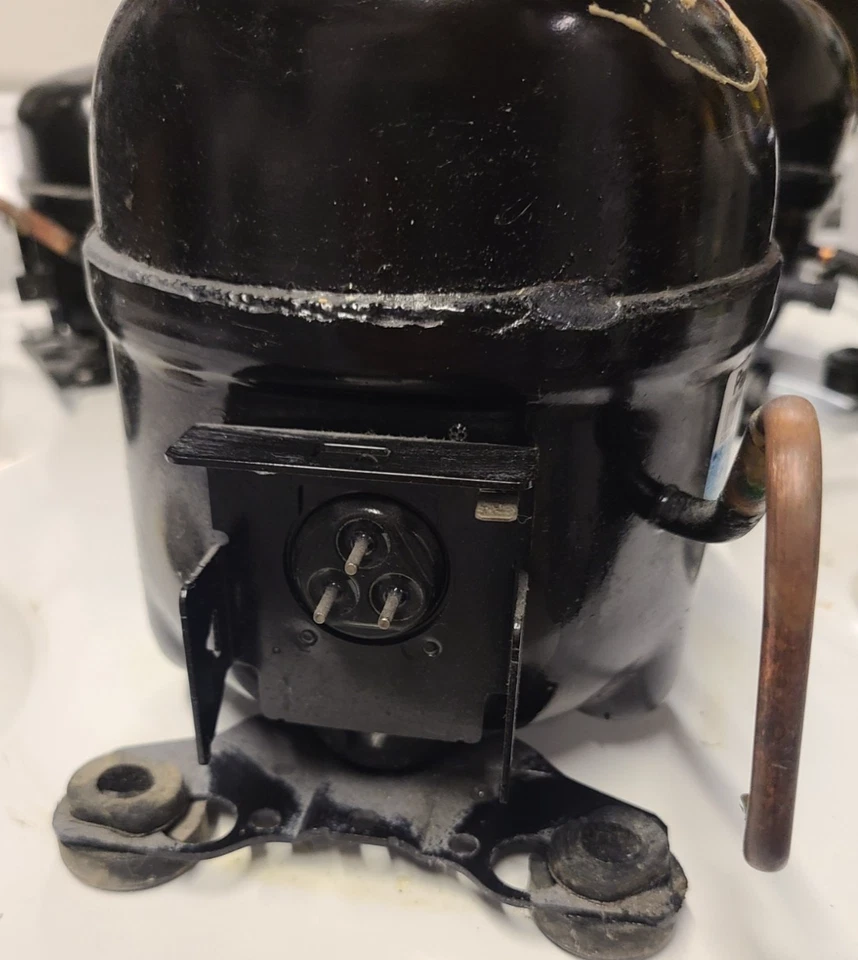 Compresor refrigerador Panasonic compatible con Frigidaire SJJ51C88RAU Foto 4 de 4