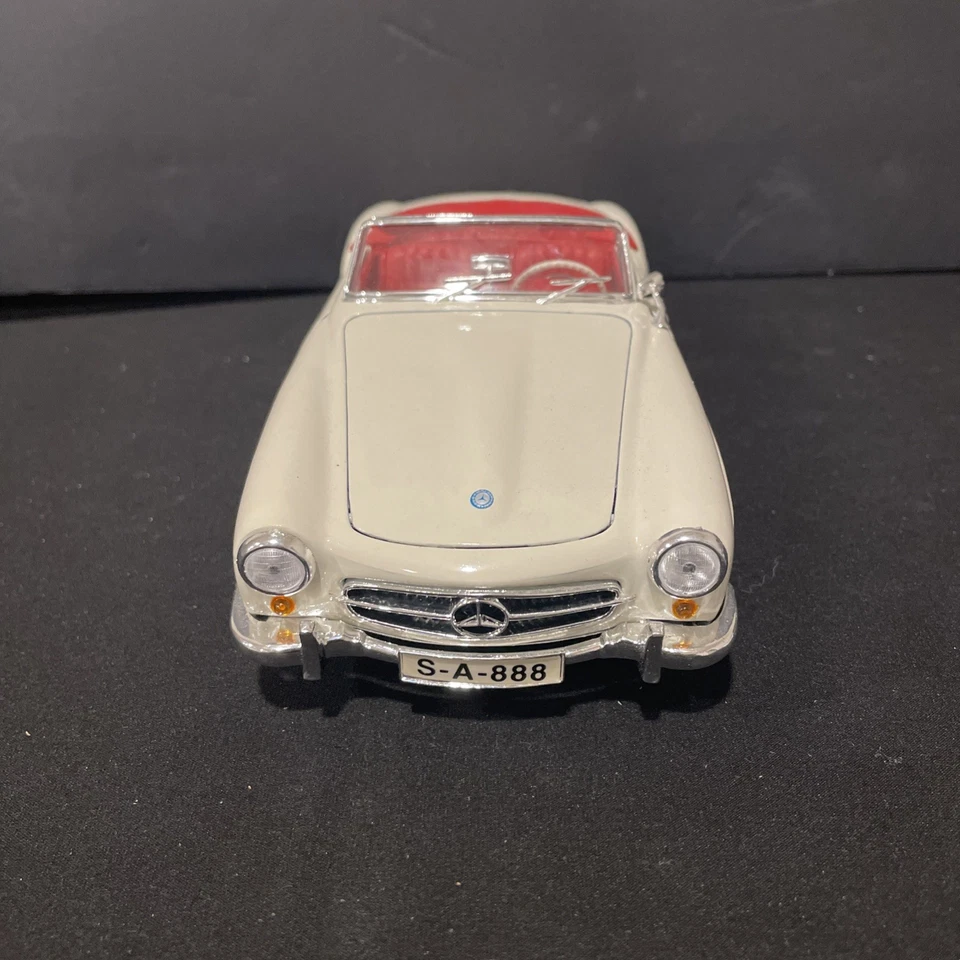 Mercedes Benz 190 SL 1955 diecast 1/18 convertible color crema rojo interior Foto 3 de 4
