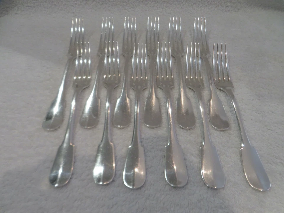 12 tenedores de cena franceses vintage chapados en plata Christofle Cluny 20,7 cm arañazos Foto 2 de 4