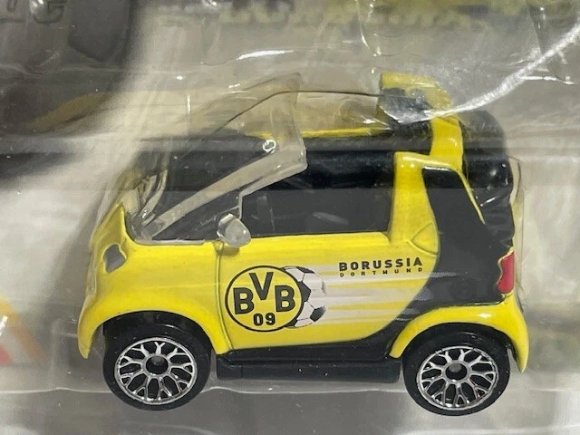 2003 Matchbox Collectibles Borussia Dortmund BVB Soccer Smart Car, Yellow, RARE! - Image 2 of 3