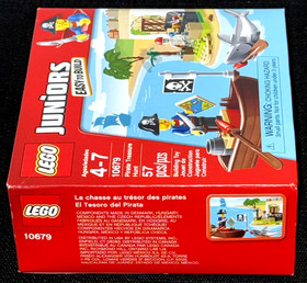 NEW SEALED! LEGO JUNIORS 10679 PIRATE TREASURE HUNT / SHARK / SKELETON / BOAT