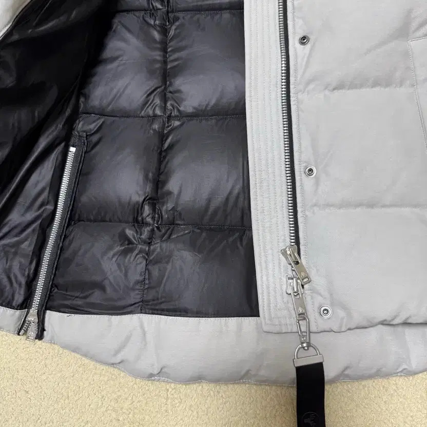 Moncler Astoria Steppestone Puffer Jacket - Women's thumbnail 7
