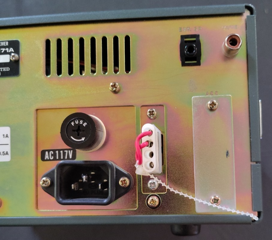 Icom IC-R71A Ham Radio Communications Receiver (POWERED ON BUT NOT ...