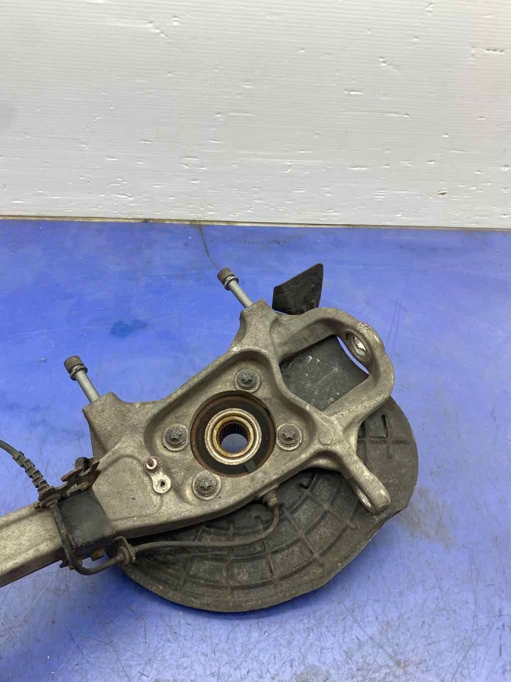 2014 - 2017 MASERATI GHIBLI M157 3.0L AWD FRONT LEFT KNUCKLE SPINDLE HUB