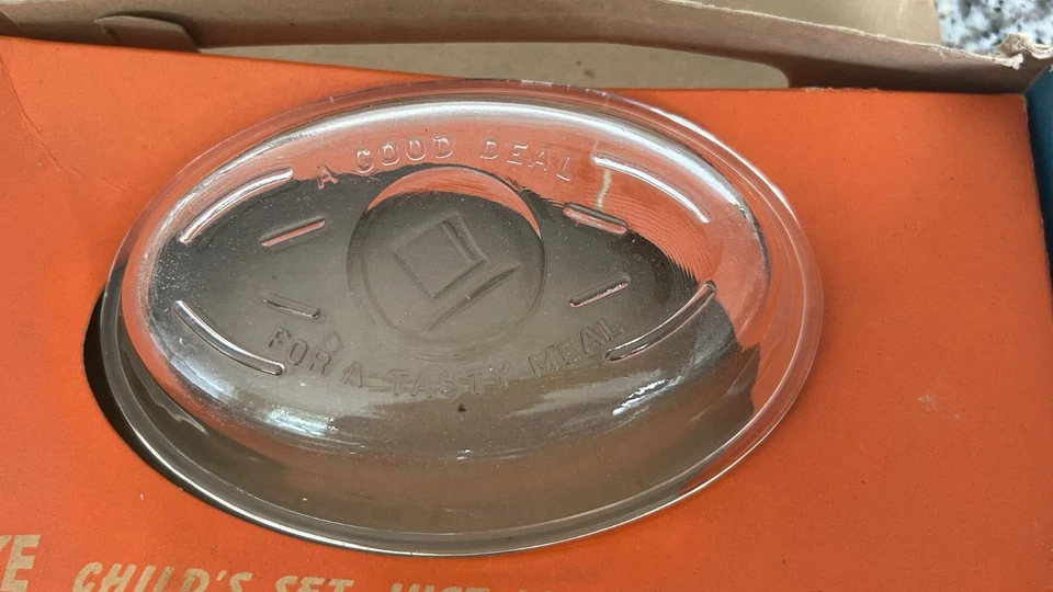 1940’s McKee Glasbake Our Betty Jane Child's 10 Piece Baking Ovenware Set w/Box - Image 4 of 4